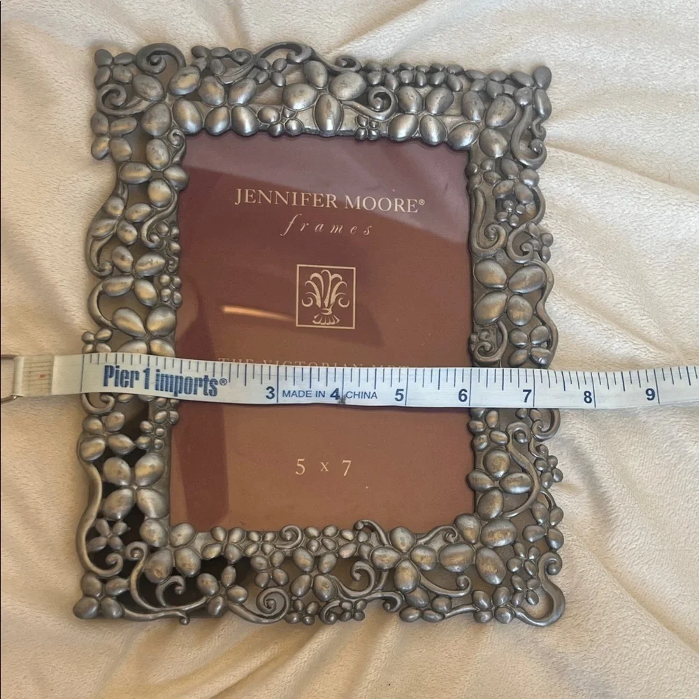 Jennifer Moore Victorian Metal Frame in Silver